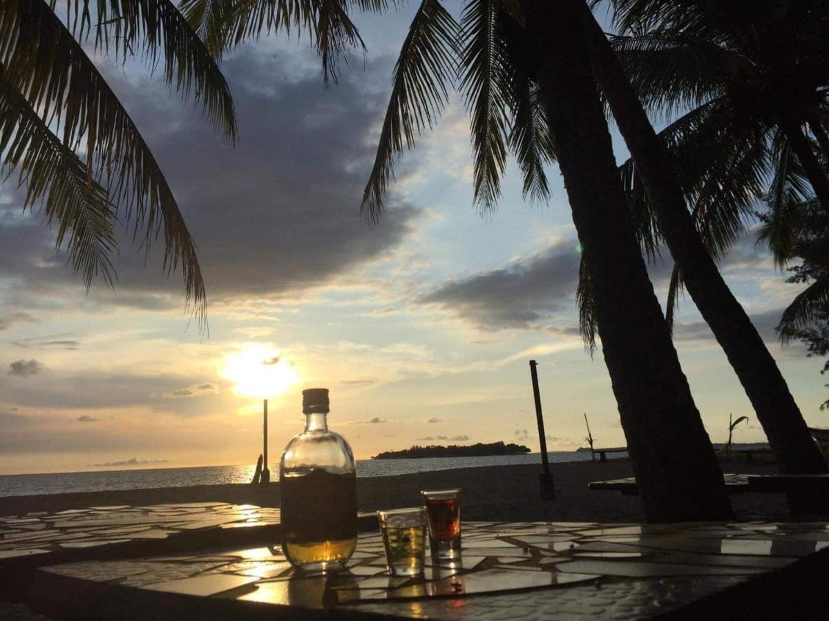 Sunbloom Beachfront Hotel And Restaurant Zambales Sinabacan Экстерьер фото