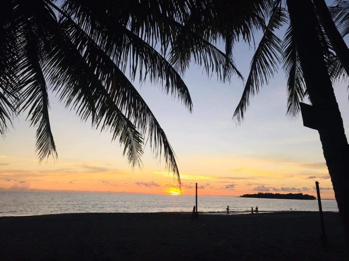 Sunbloom Beachfront Hotel And Restaurant Zambales Sinabacan Экстерьер фото