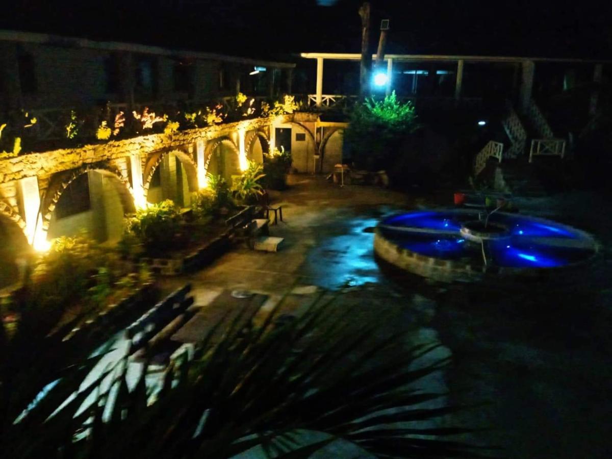 Sunbloom Beachfront Hotel And Restaurant Zambales Sinabacan Экстерьер фото