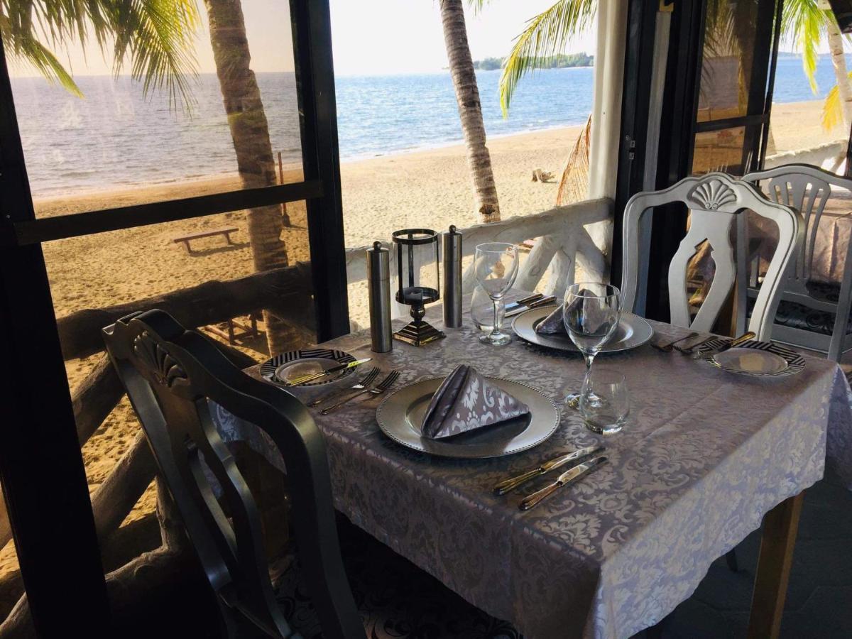Sunbloom Beachfront Hotel And Restaurant Zambales Sinabacan Экстерьер фото