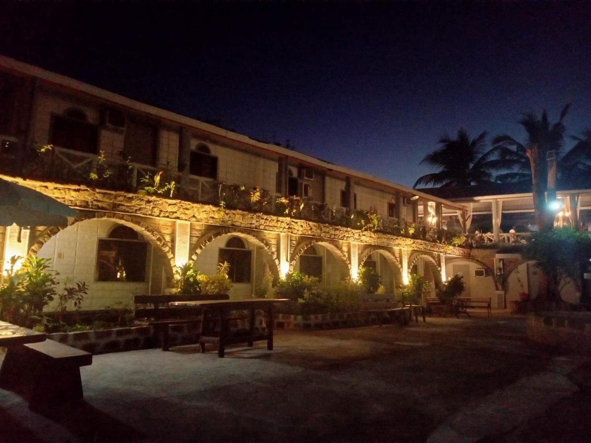 Sunbloom Beachfront Hotel And Restaurant Zambales Sinabacan Экстерьер фото