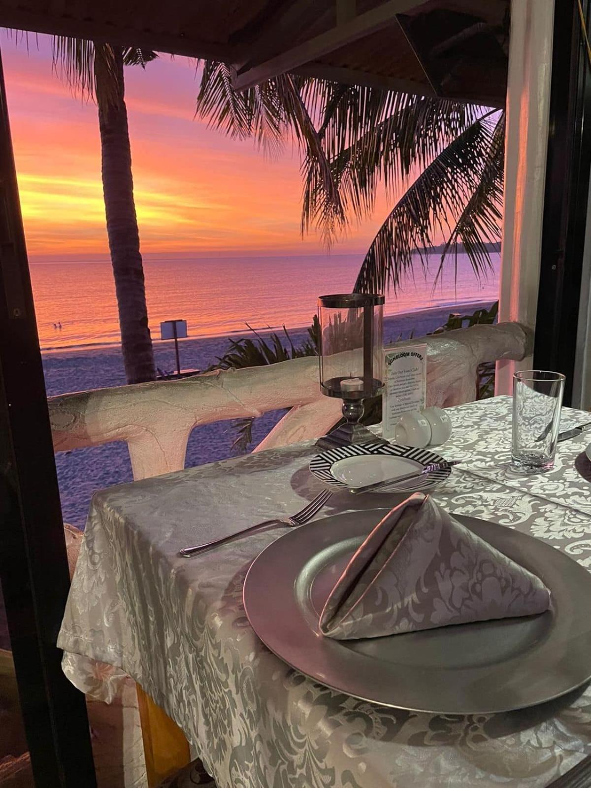 Sunbloom Beachfront Hotel And Restaurant Zambales Sinabacan Экстерьер фото